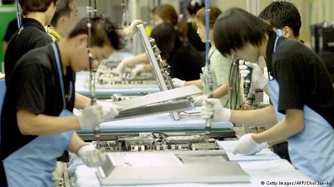 Samsung zararli kimyoviy moddalar bilan ishlash oqibatida kasallik orttirgan xodimlaridan uzr so‘radi