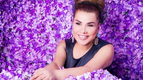 Қозоғистон ички ишлар органлари Юлдуз Усмонованинг тўйда қуролли кишилар қуршовида қўшиқ куйлагани сабабларини текширмоқда (видео)