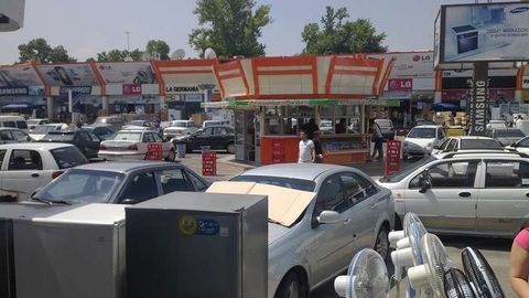 “Malika” savdo majmuasidagi do‘konlar ishlamayapti