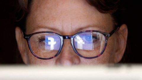 Facebook АҚШдаги сайловлар олдидан ўнлаб аккаунтларни блоклаб қўйди