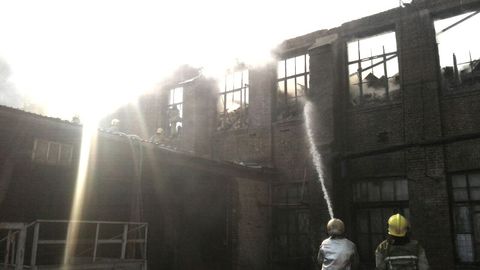 Yunusoboddagi sintepon sexida yong‘in sodir bo‘ldi. Yong‘in hozirgacha o‘chirilgani yo‘q