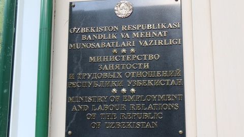 Ўзбекистон Меҳнат вазирлиги: норасмий банд фуқаролар учун патент киритилиши ҳали муҳокама қилинмоқда