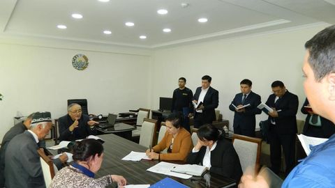 Олий суд ишчи гуруҳи Сурхондарё вилоятида сайёр қабуллар ўтказди