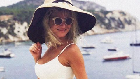 Mashhur qo‘shiqchi avtomobili bilan daryoga tushib ketib halok bo‘ldi