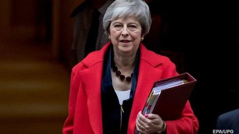 Тереза Мэй Британия бош вазири лавозимини сақлаб қолди