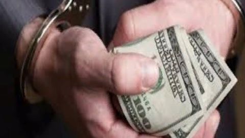 Andijonda mashina olib berishni va’da qilib, fuqaroning 19 ming dollarini olib qo‘ygan shaxs qo‘lga olindi