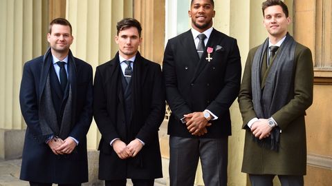 Entoni Joshua Britaniya imperiyasi ordeni bilan taqdirlandi