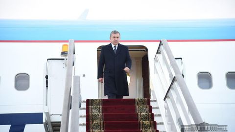 Шавкат Мирзиёев Санкт-Петербургга келди
