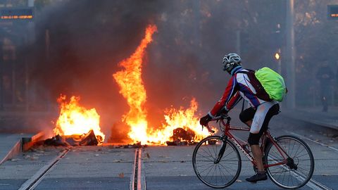 Parijdagi namoyishlar vaqtida Eyfel minorasi yopib qo‘yiladi