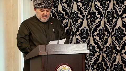 Ingushetiya muftiysi diniy markazni hukumatga qarshi borishga chaqirganlikda ayblanmoqda