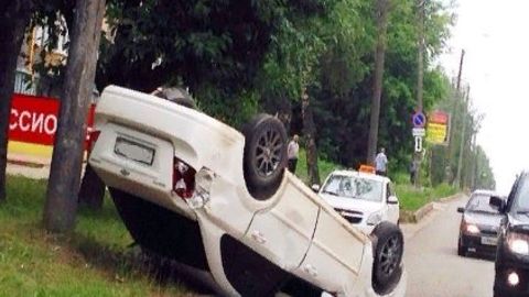 Samarqand—Qarshi yo‘lida Cobalt ag‘darilib ketdi, bir yo‘lovchi halok bo‘ldi