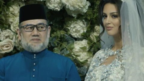 Taxtdan voz kechgan Malayziya qiroli “Moskva go‘zali” bilan ajrashmoqchi