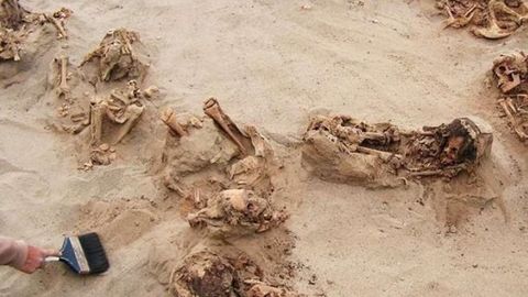 Peruda yuzdan ortiq bolalar dafn etilgan qabriston topildi