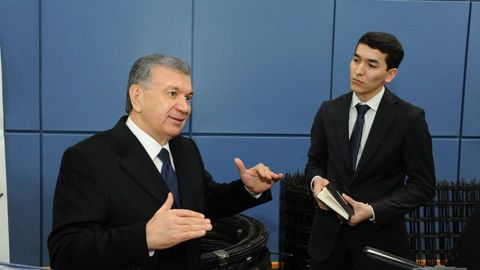 Президент Фориш туманидаги базальт тошини қайта ишлайдиган қўшма корхона билан танишди