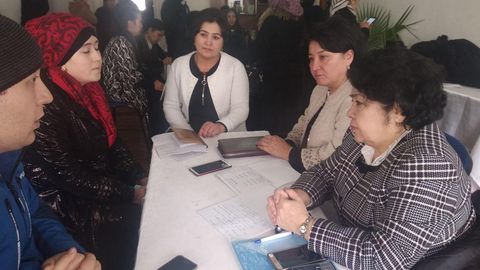 Namanganda ajralish arafasida turgan 43 ta oila yarashtirildi