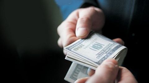 Andijonda kadastr xodimi pora bilan qo‘lga tushdi