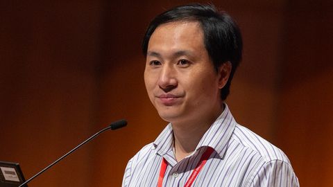 Генетикаси ўзгартирилган болаларни яратган хитойлик олимга ўлим жазоси хавф солмоқда