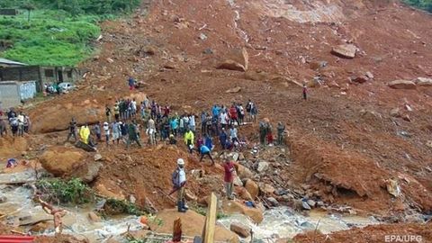 Indoneziyada yuz bergan ko‘chki oqibatida 60 kishi tuproq ostida qoldi