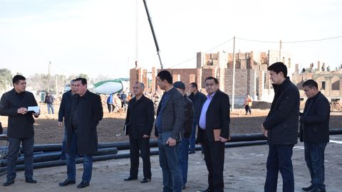 Surxondaryo viloyati hokimi Termizda tadqiqot markazi va jome masjidi qurilishini borib ko‘rdi