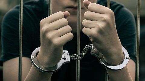 Бош прокуратура Қорақалпоғистонда 15 ёшли қизнинг гуруҳ бўлиб зўрланиши ҳақидаги хабарларга изоҳ берди