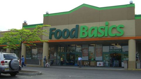 Kanadada ochiq va egasiz qolgan do‘konga xaridorlar xaridi uchun pul tashlab ketdi