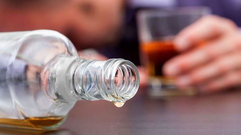 Hindistonda 97 kishi soxta alkogoldan zaharlanib vafot etdi