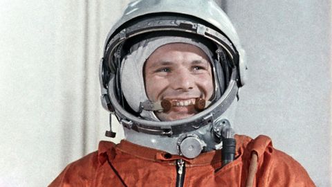 Францияда Юрий Гагариннинг дастхати аукционга қўйилди