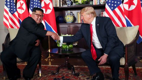 Трамп ва Ким Чен Ин ўзаро дипломатик ваколатхоналар очилишини қўллаб-қувватлади