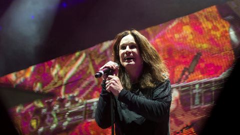Black Sabbath гуруҳи яккахони Оззи Осборн касалхонага ётқизилди