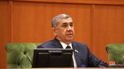 Сенат раиси Ниғматилла Йўлдошев: «Ўзбекистонда ўзгартириш киритилган дарсликлар марҳумлар номидан чоп этилмоқда»