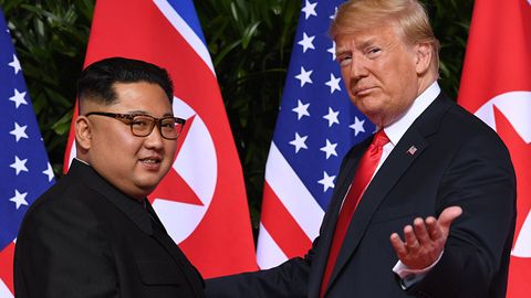 Kim Chen In Tramp bilan uchrashish uchun poyezdda kelishi mumkin