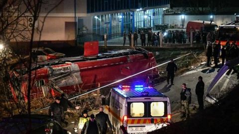 Shimoliy Makedoniyada avtobus ishtirokidagi YTHda 13 dan ortiq kishi halok bo‘ldi