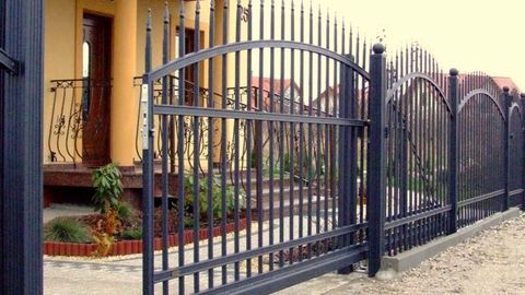 Peterburgda 24 yoshli o‘zbekistonlik darvozaga o‘zini osdi