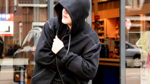 Qashqadaryoda maktabning 8-sinf o‘quvchisi do‘kondan 11 mln so‘m pul va mobil telefon o‘g‘irladi