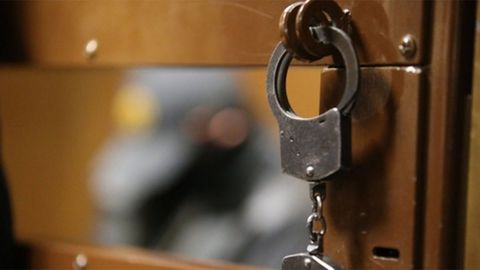 Тошкентда қиз устида талашиб жанжал чиқарган 22 ёшли рецидивист 16 ёшли ўсмирни пичоқлади