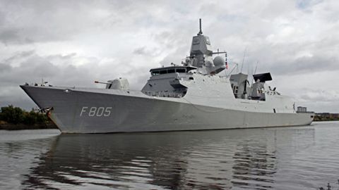 NATO kemalari guruhi Qora dengizga kirdi