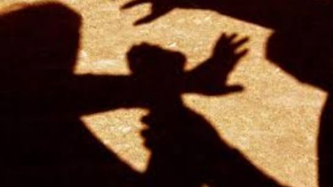 Farg‘onada fuqaro rashk tufayli xotinini urib-tepib o‘ldirdi