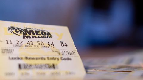 AQShlik fuqaro lotereyada 1,5 milliard dollar yutib oldi