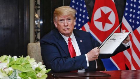 АҚШ сенати Трампни Шимолий Кореяга қарши санкцияларни кучайтиришга чақирди