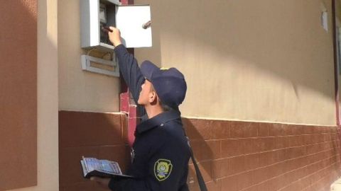 Хонадонини электр тармоғига яширинча улаб олган электр таъминоти корхонаси ходими жазоланди