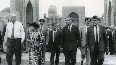 Foto: Boris Yelsin Islom Karimov hamrohligida Samarqand obidalari bilan tanishmoqda