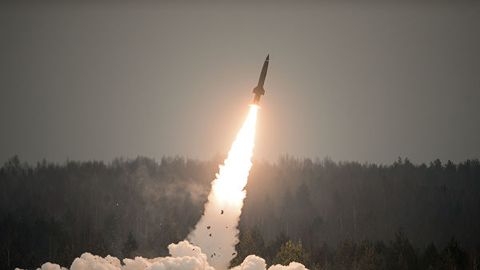 АҚШ қитъалараро ракетани уриб туширди (видео)
