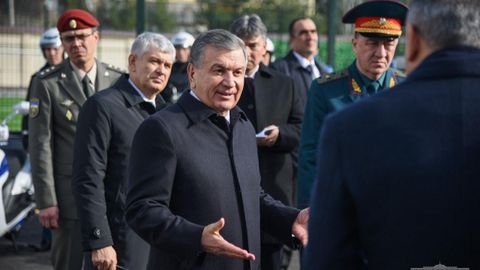 Shavkat Mirziyoyev: Vazni ortiqcha xodim qanday qilib jinoyatchini tutadi?
