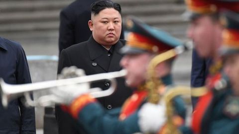 Putin Kim Chen In bilan uchrashish uchun Vladivostokka uchib keldi