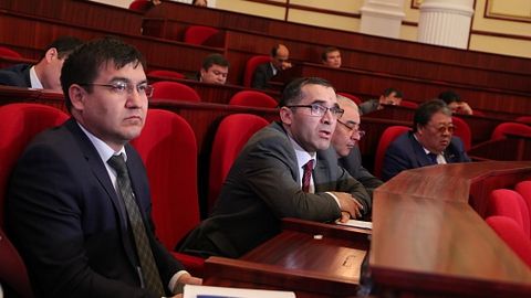 Deputatlar Bosh vazir o‘rinbosariga maktablarda tibbiy xizmat ko‘rsatishni yaxshilash bo‘yicha so‘rov yuborishga qaror qildi