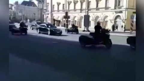 Қозоғистон президентининг Москвадаги кортежи акс этган видео пайдо бўлди (видео)