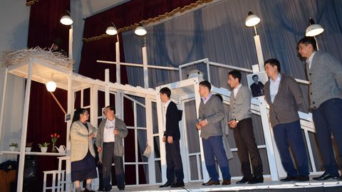 Gulistonda Chimkent o‘zbek drama teatri “Qashqir uligan tunda” spektaklini namoyish etdi