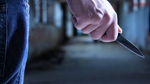 Тошкент вилоятида талаба рашк сабабли бир кишини пичоқлади