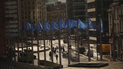 Евроиттифоқ Эронга қарши санкцияларни бир йилга узайтирди