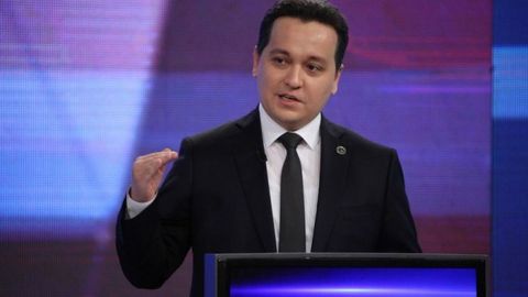 Sherzod Shermatov 3—5 yilda maktablar to‘liq elektron jurnallarga o‘tilishini ma’lum qildi